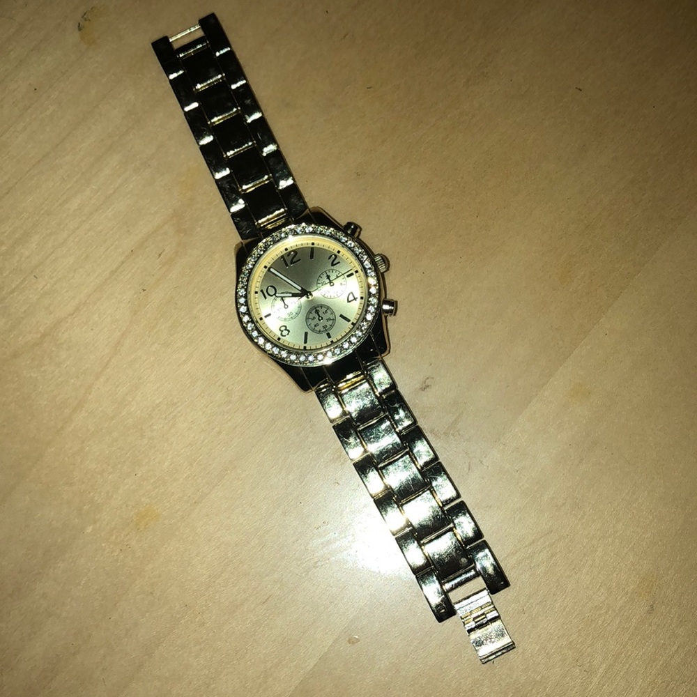 Claire’s gold watch